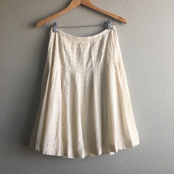 Ann Taylor Dresses & Skirts - Ann taylor white midi skirt size 4